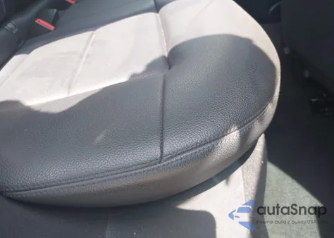 2011 Mercedes-Benz E 350 from USA, damaged, VIN WDDHF5GB0BA307452